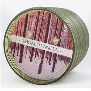 1 SMOKED VANILLA SCENTED LARGE 13.5 OZ 3 WICK CANDLE BATH & BODY WORK WHITE BARN